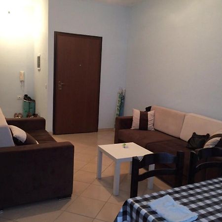 Tulipani Apartments Near Promenade Saranda Dış mekan fotoğraf