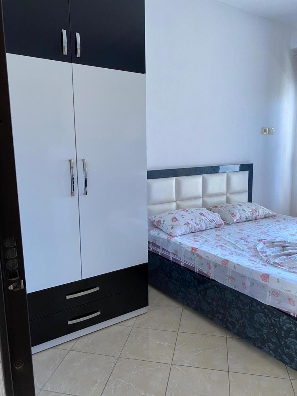 Tulipani Apartments Near Promenade Saranda Dış mekan fotoğraf